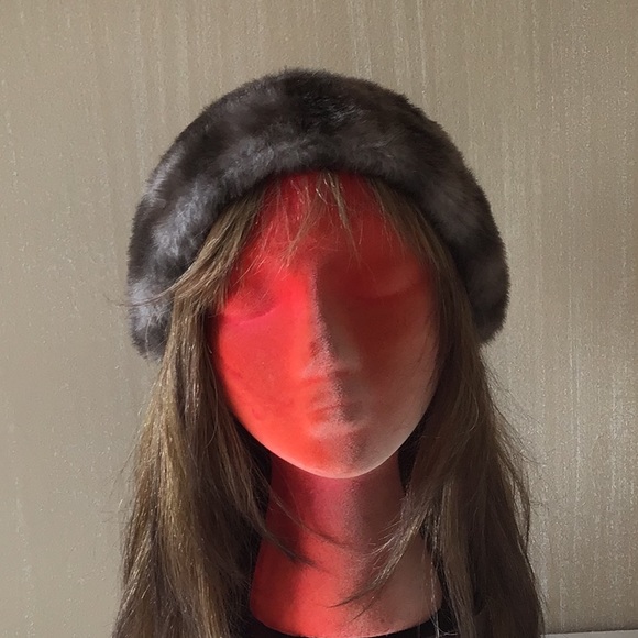 Vintage Faux-Fur Hat - Picture 4 of 9